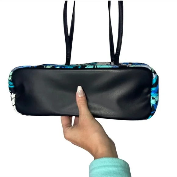 VERA BRADLEY RETIRED Camofloral Trimmed Vera Tote - Picture 3 of 5